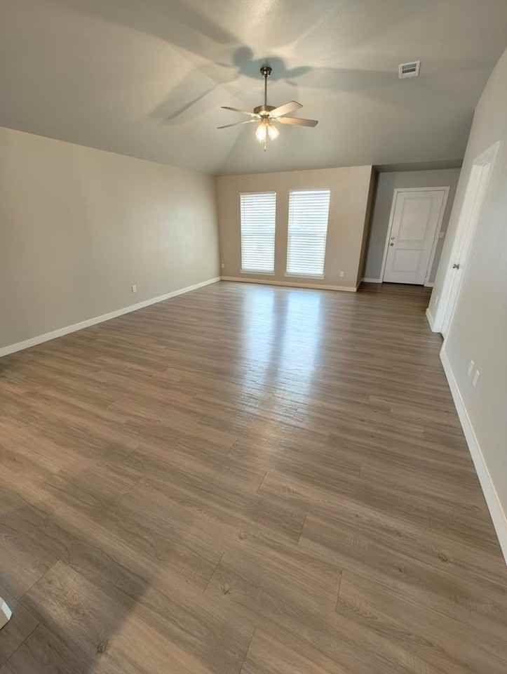 2703 Ranch Ave - Photo 5 of 28