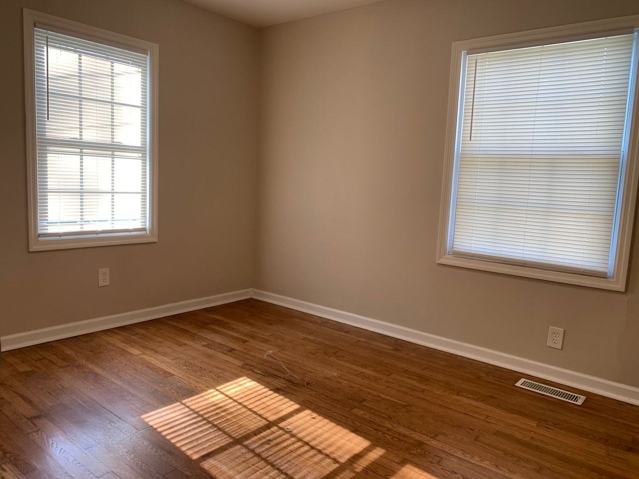 3703 6th Ave Sw - Photo 6 of 13