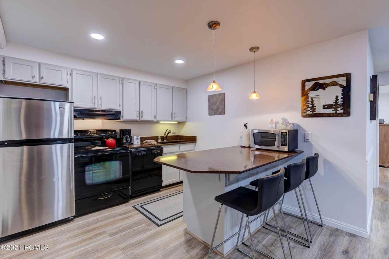 1482 Empire Ave #M3 - Photo 4 of 21
