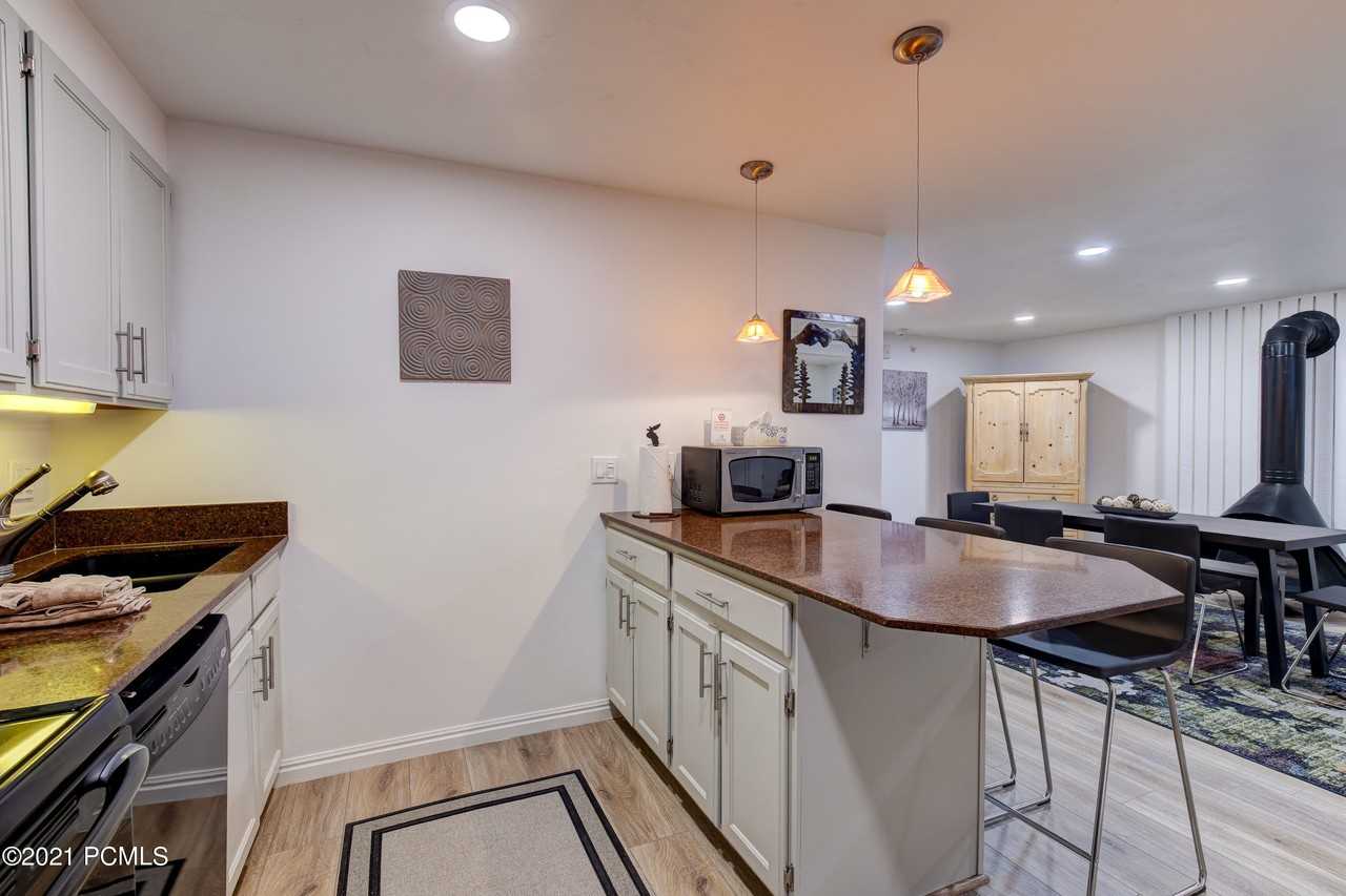 1482 Empire Ave #M3 - Photo 6 of 21