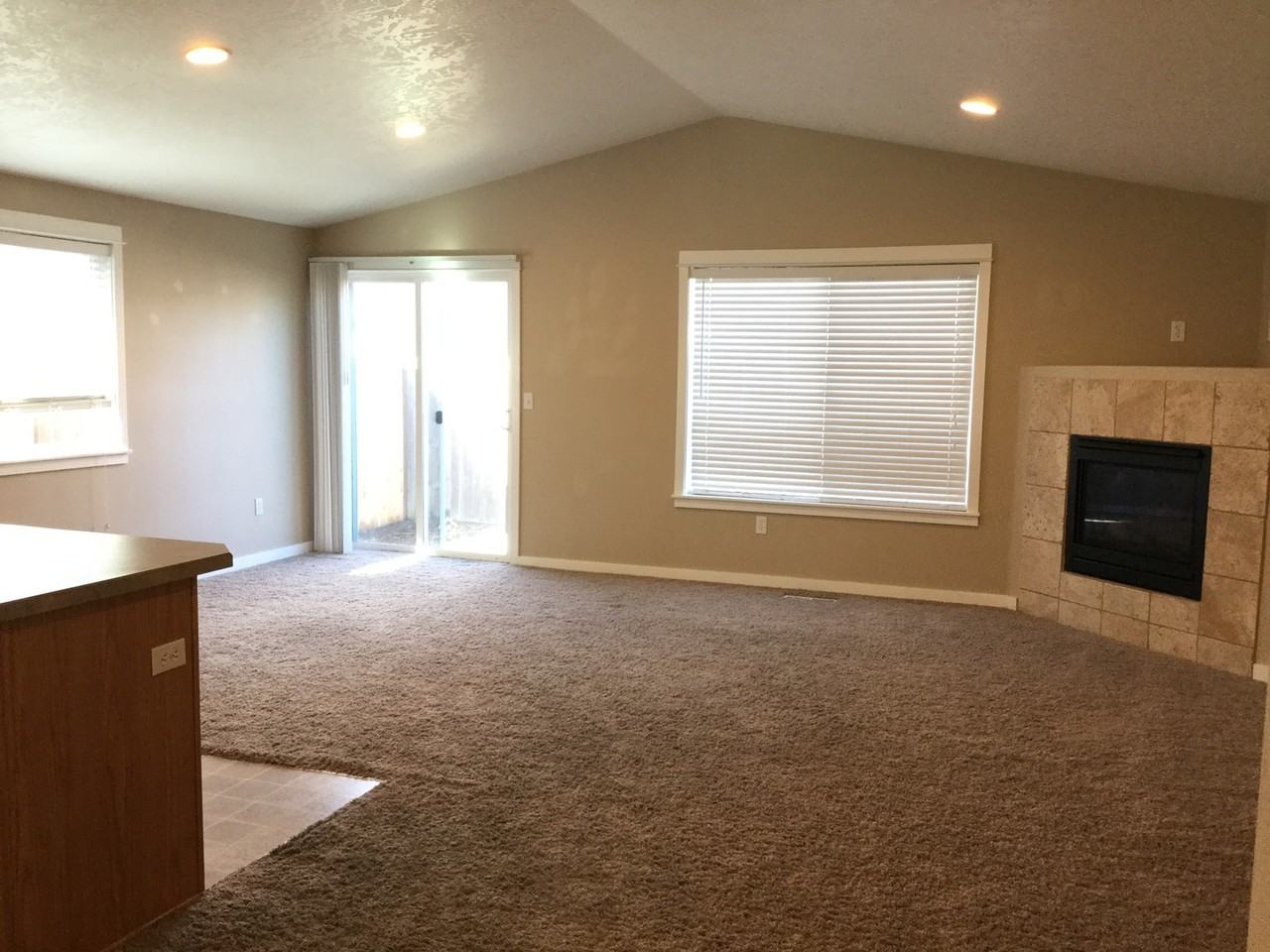 4067 Somerset Dr Ne - Photo 4 of 9