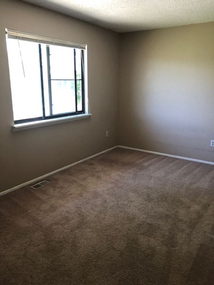 2033 Gyros Cir #166 - Photo 6 of 12