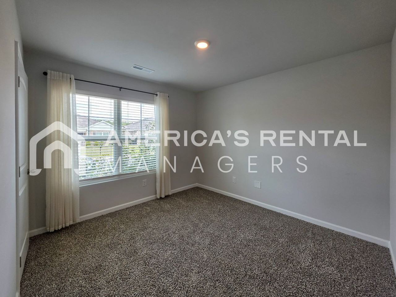 1508 Heritage Cir Se - Photo 7 of 40
