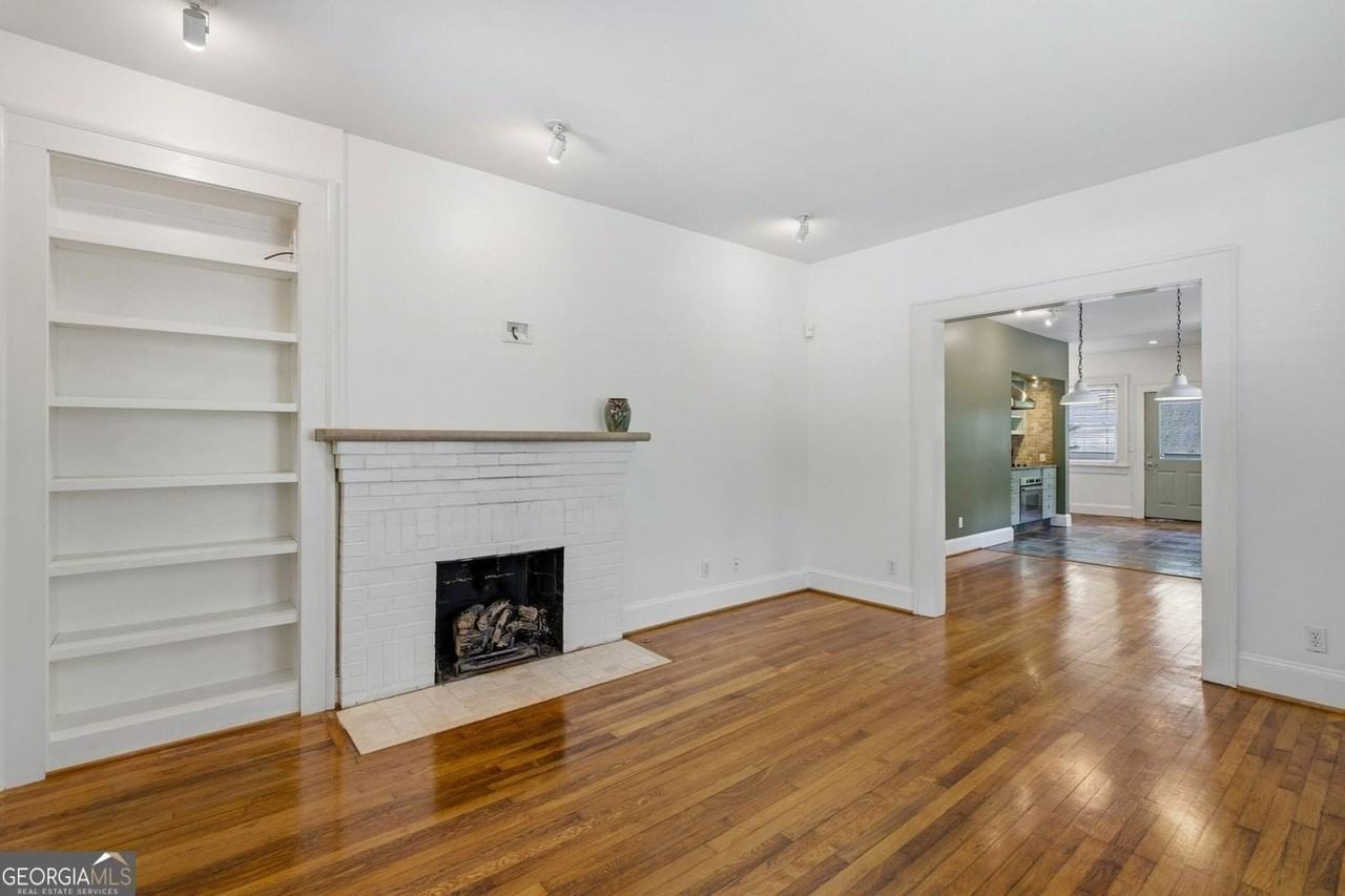 927 Park Ave Se - Photo 5 of 48