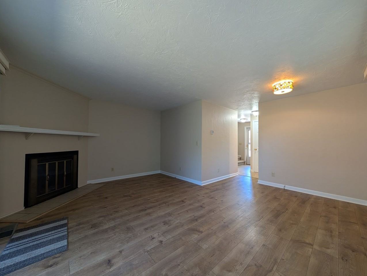 1528 Fetters Loop - Photo 4 of 16