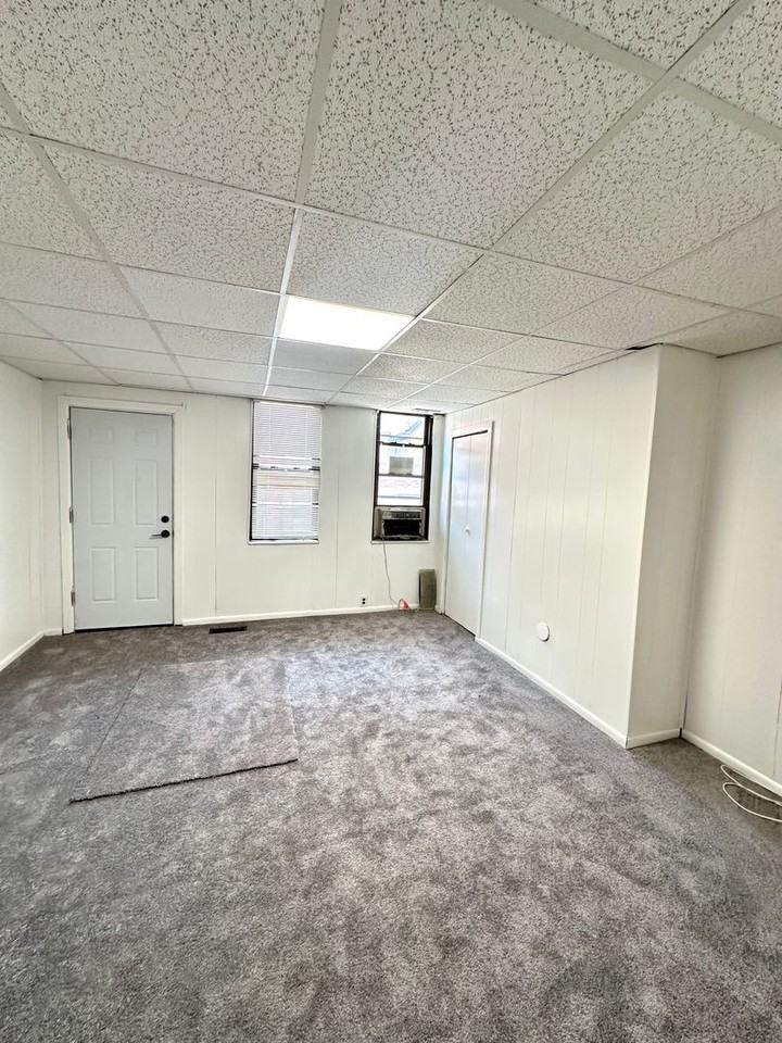 2110 Larkins Way - Photo 3 of 8