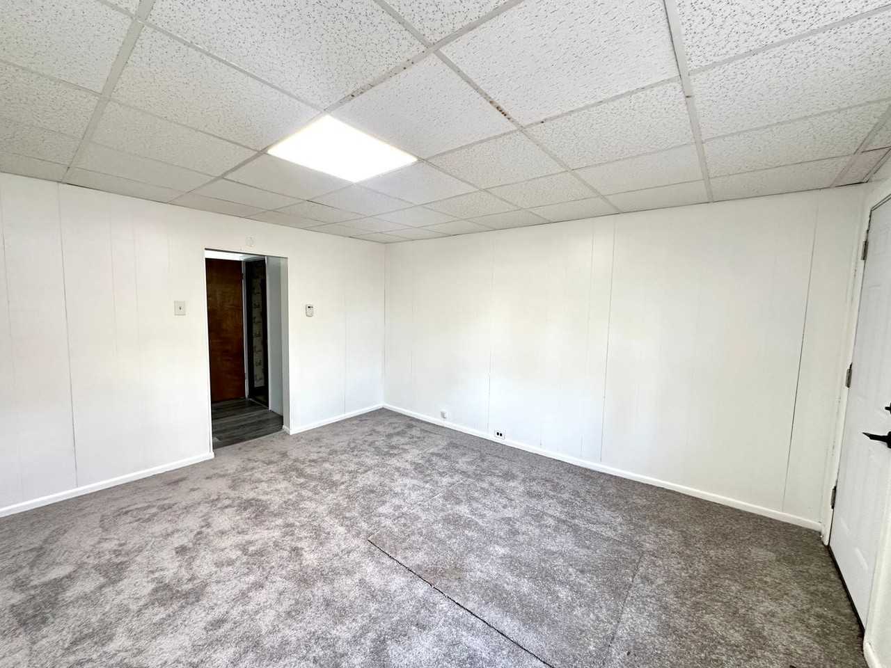 2110 Larkins Way - Photo 4 of 8