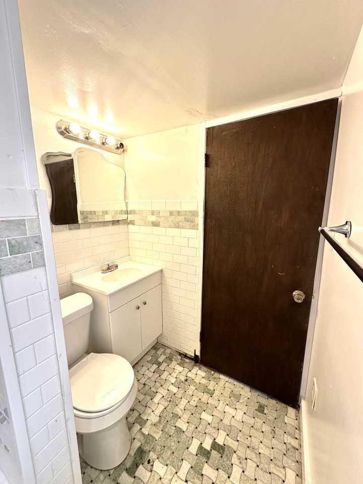 2110 Larkins Way - Photo 6 of 8