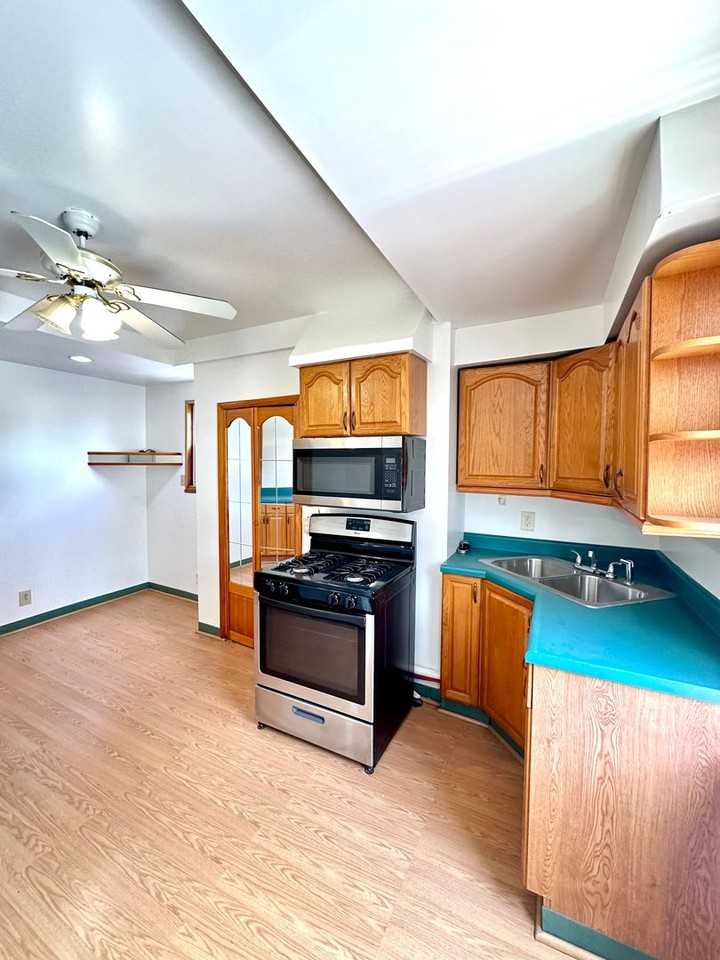 2110 Larkins Way - Photo 5 of 10