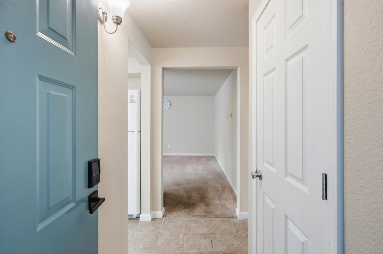 16419 Spruce Way - Photo 7 of 21