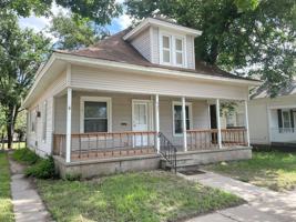 featured image of 627 E 5th Ave