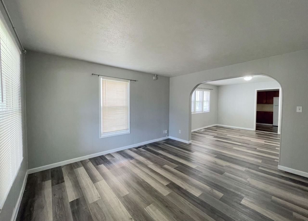 627 E 5th Ave - Photo 2 of 14