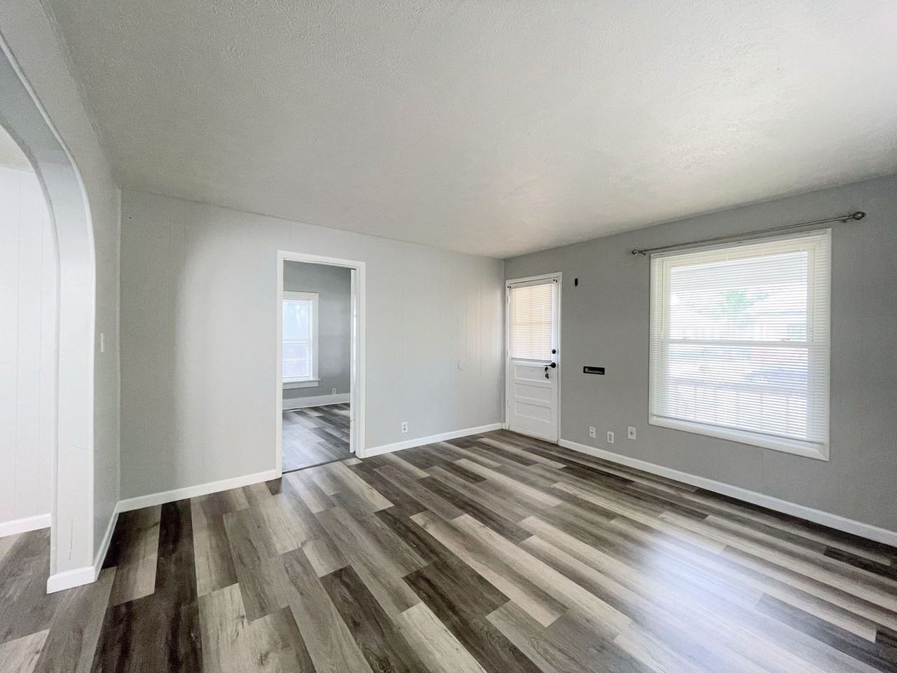 627 E 5th Ave - Photo 3 of 14