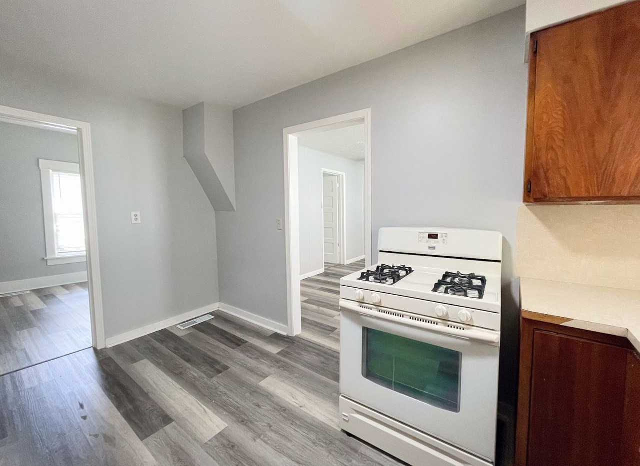 627 E 5th Ave - Photo 7 of 14
