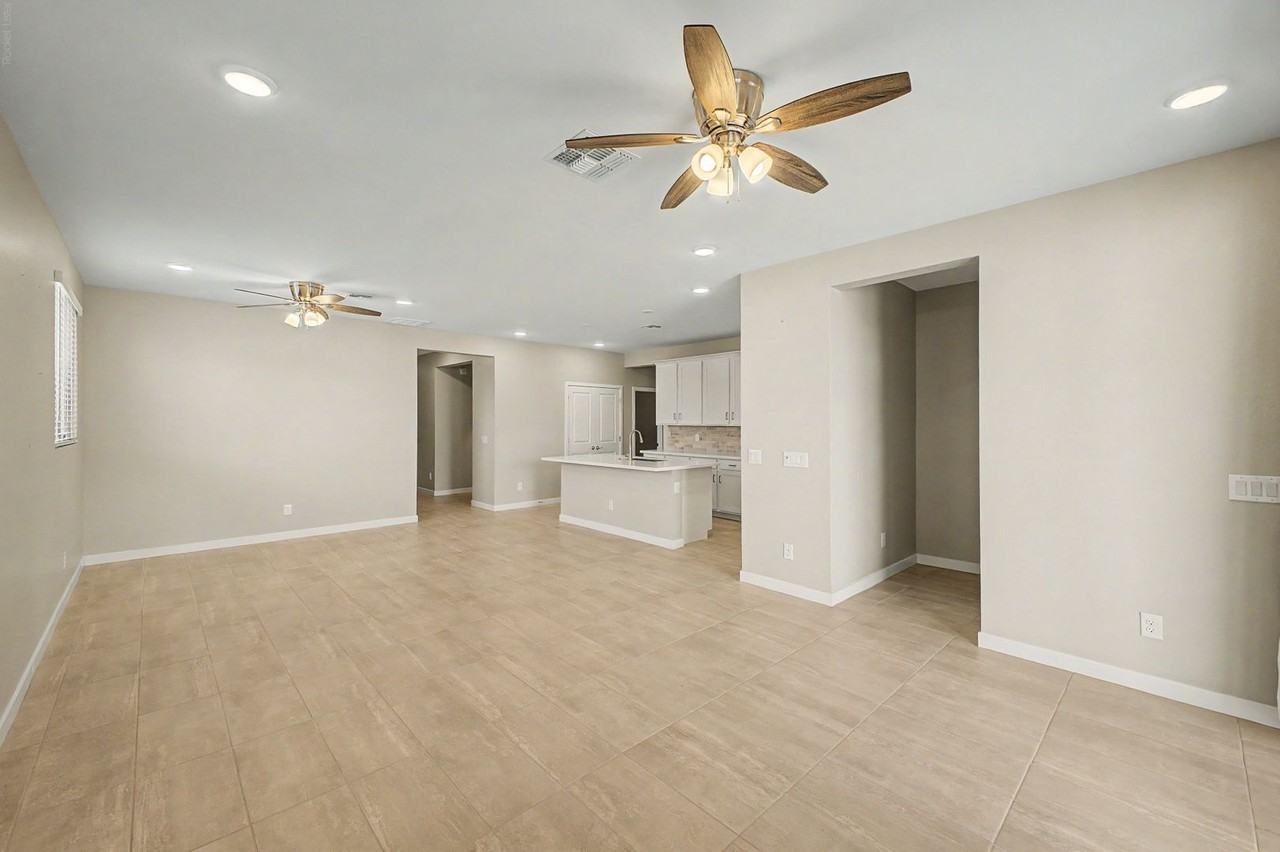 17016 W Cavedale Dr - Photo 6 of 32
