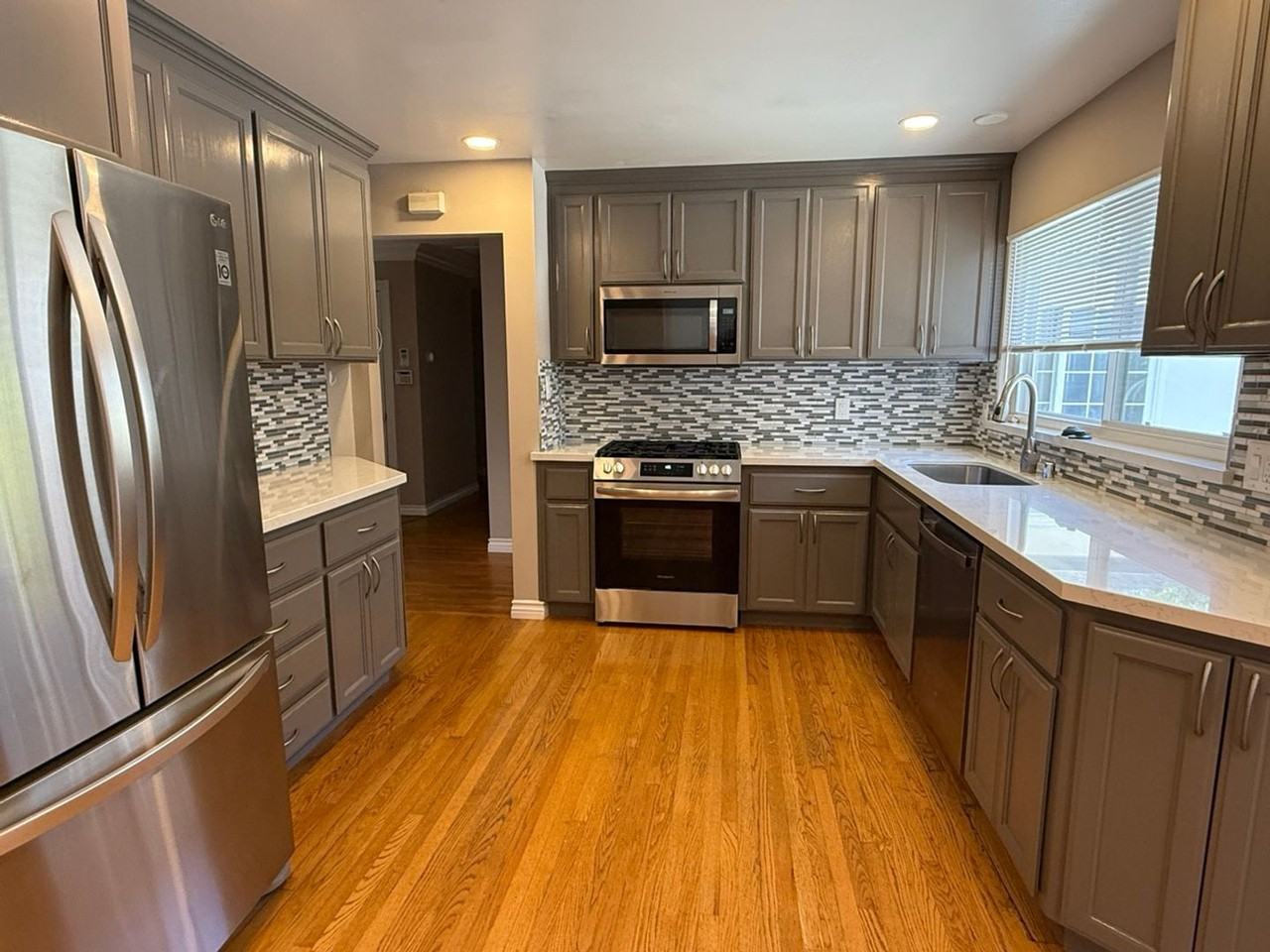 1694 Lyle Dr - Photo 2 of 18