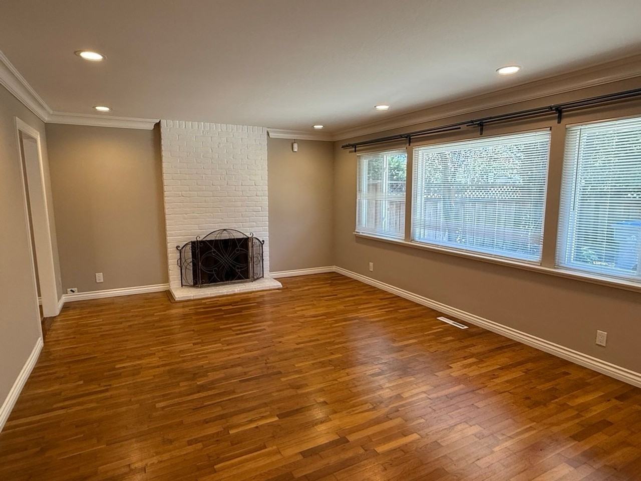 1694 Lyle Dr - Photo 6 of 18