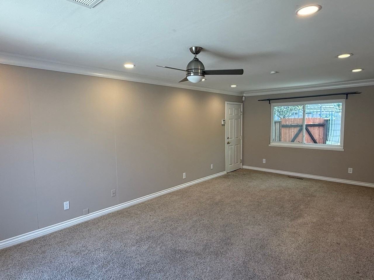 1694 Lyle Dr - Photo 7 of 18