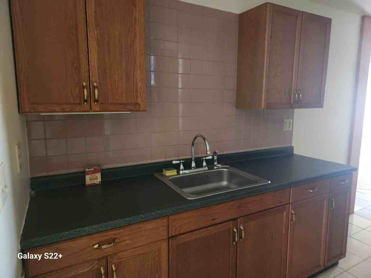 2526 Broad Ave - Photo 2 of 33