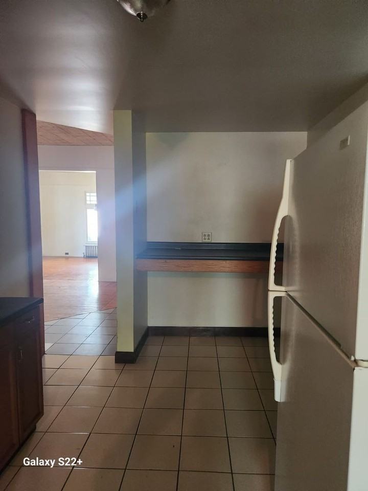 2526 Broad Ave - Photo 4 of 33