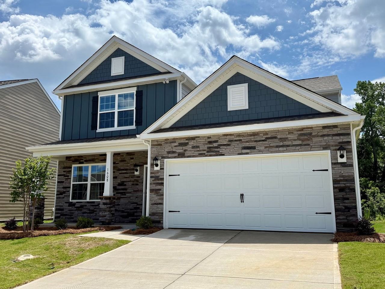 1608 Secrest Commons Dr - Photo 2 of 29