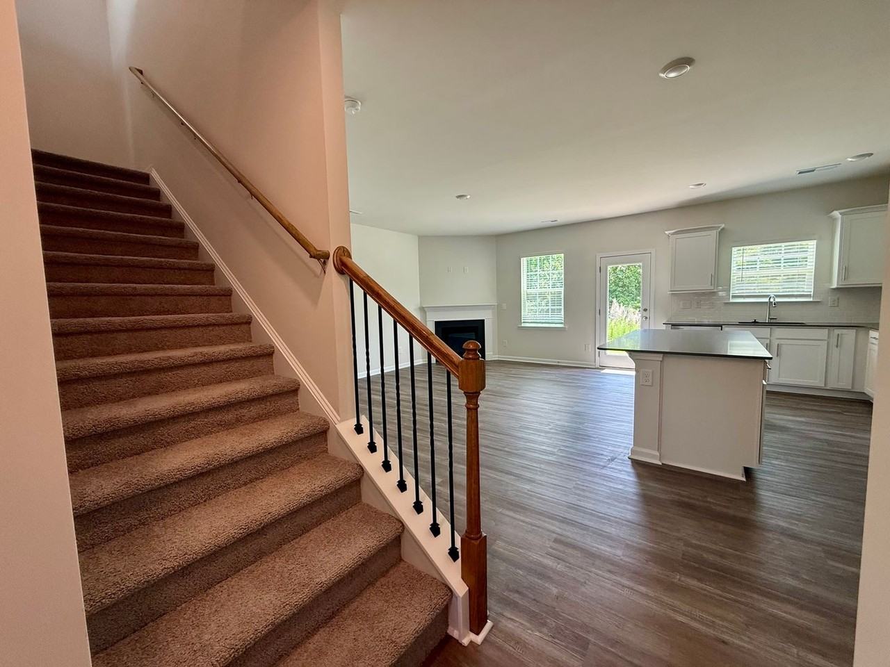 1608 Secrest Commons Dr - Photo 4 of 29