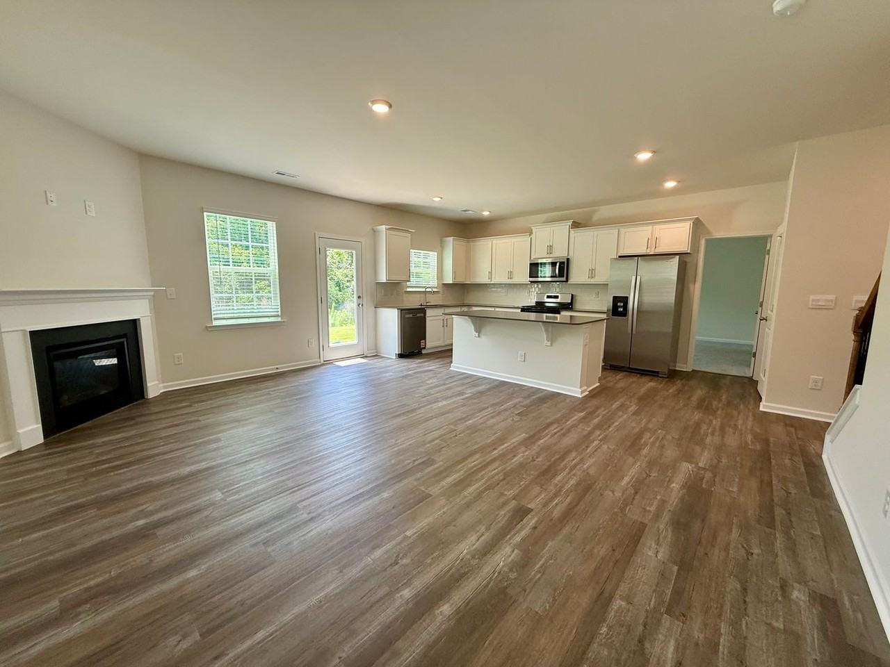 1608 Secrest Commons Dr - Photo 5 of 29