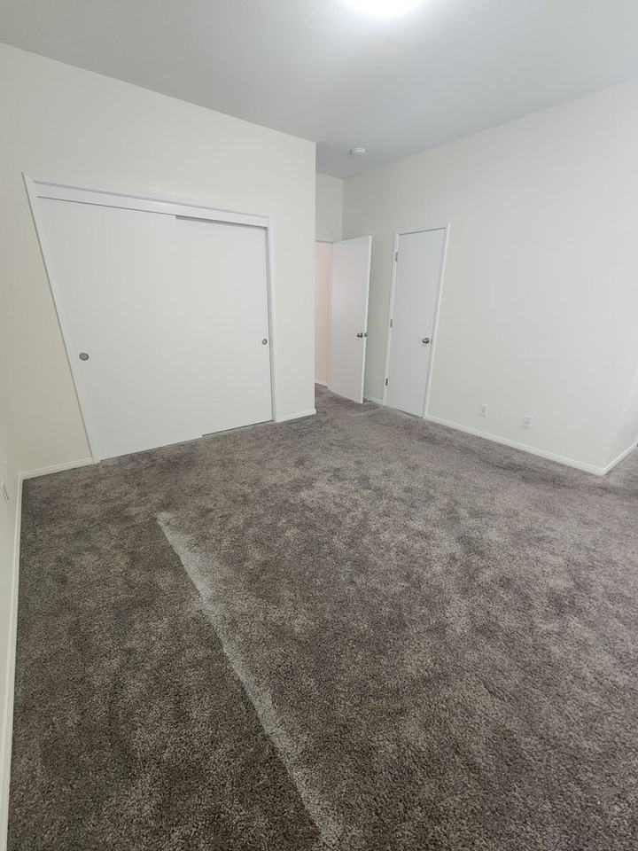 200 S 13th St #302 - Photo 7 of 13