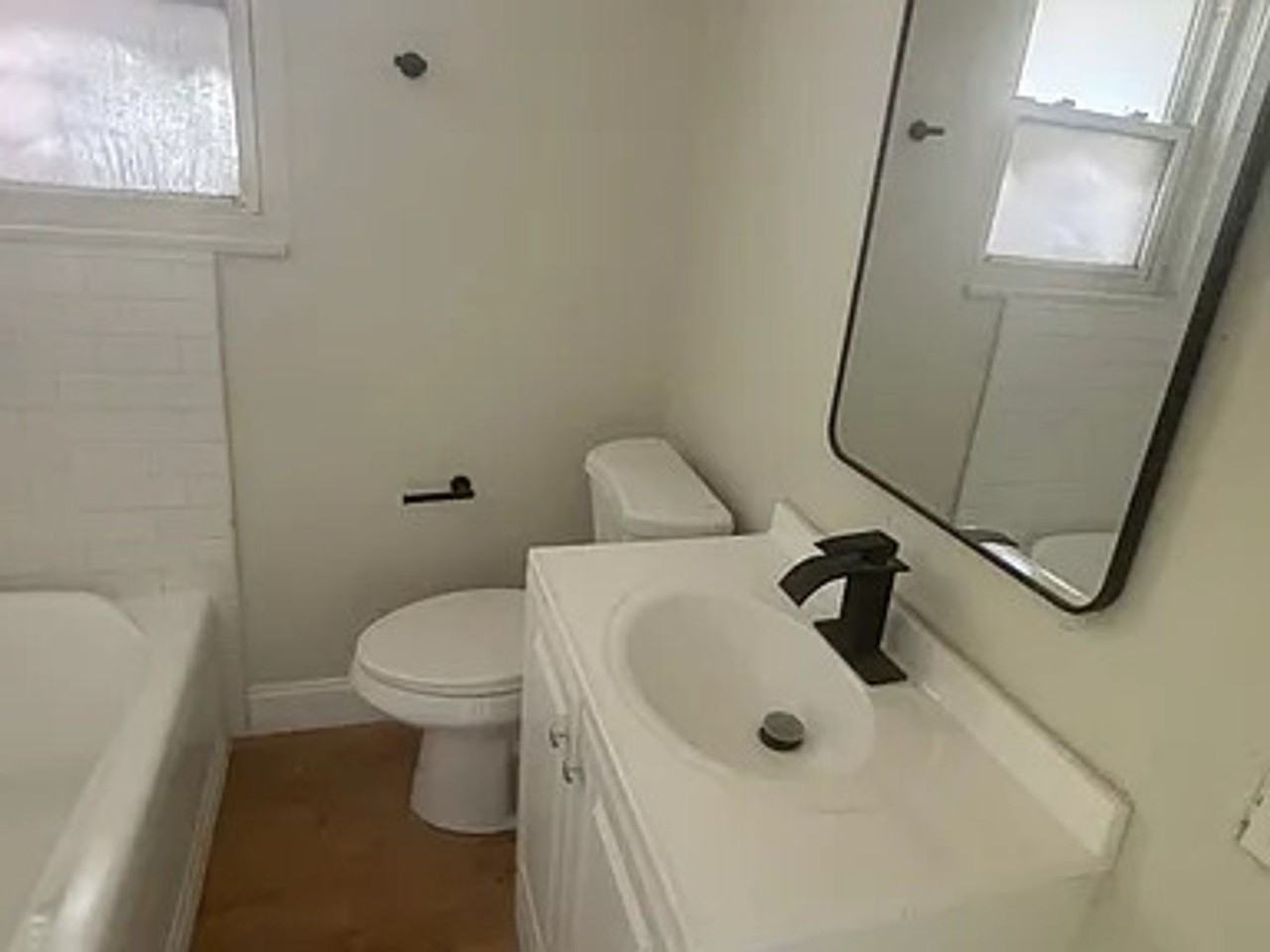 101 Center St - Photo 2 of 11