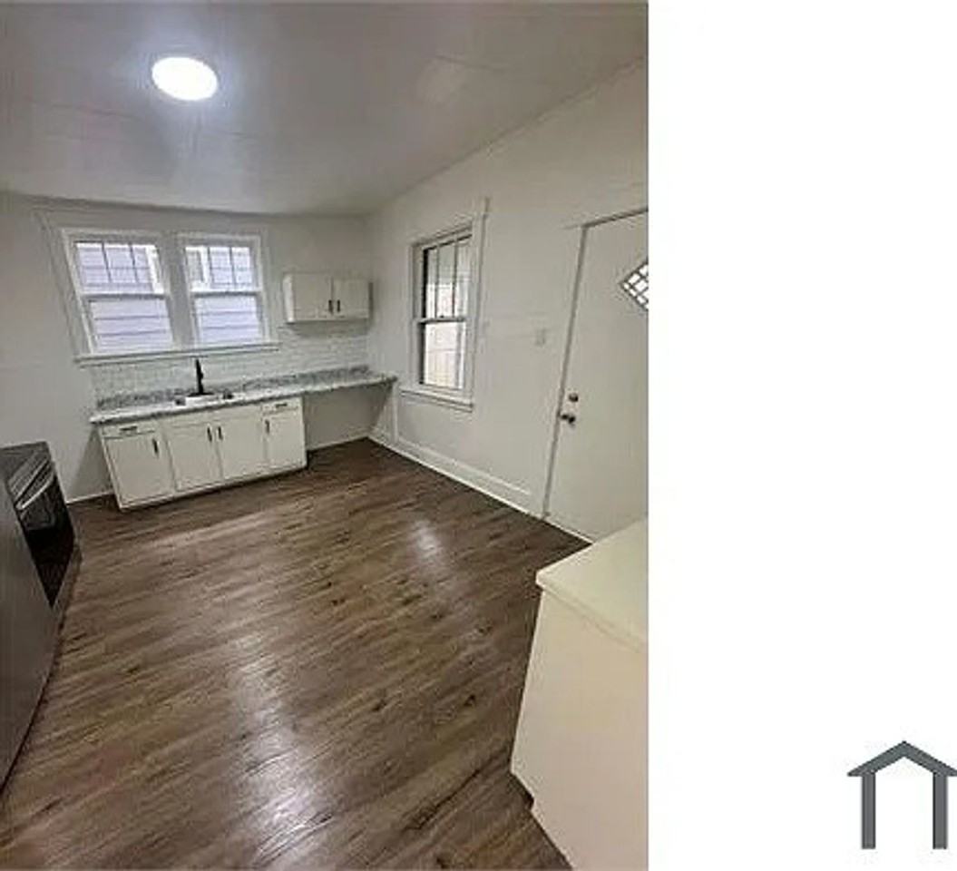 1503 3rd Ave - Photo 2 of 11