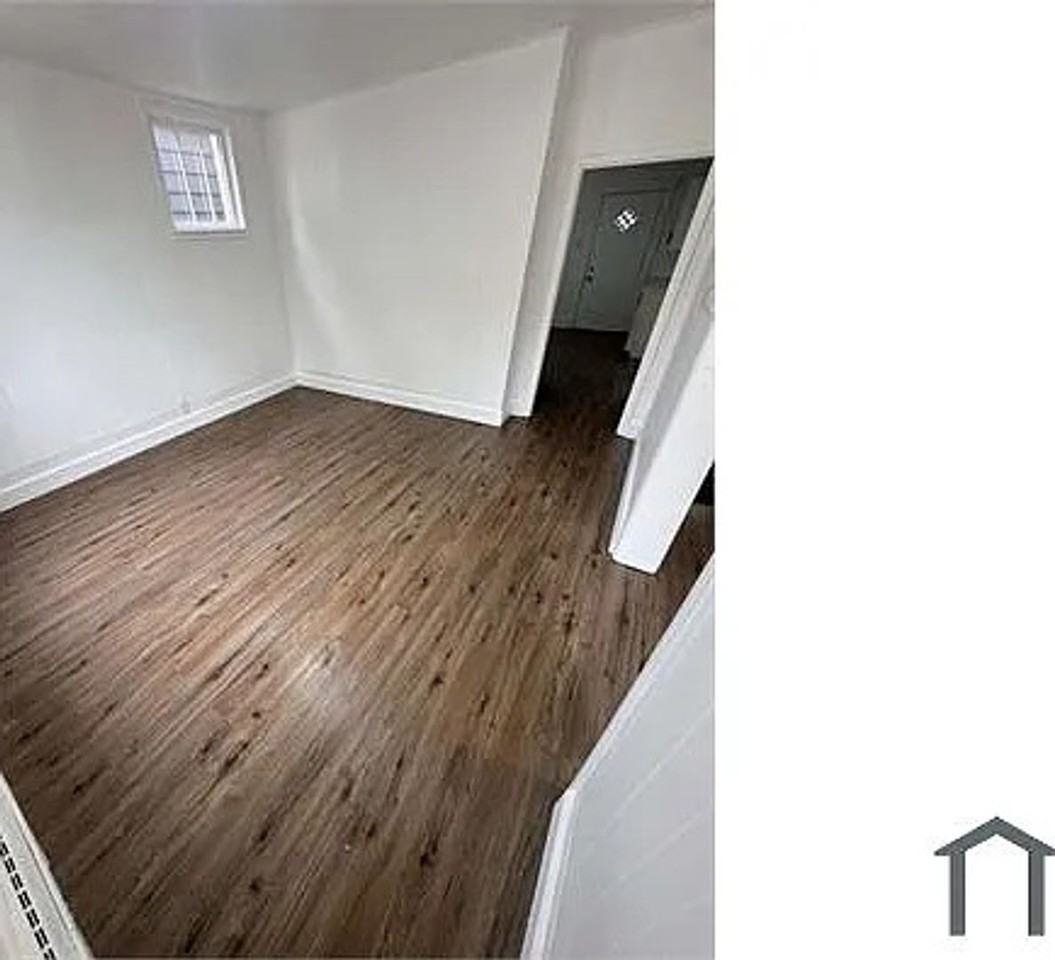 1503 3rd Ave - Photo 6 of 11