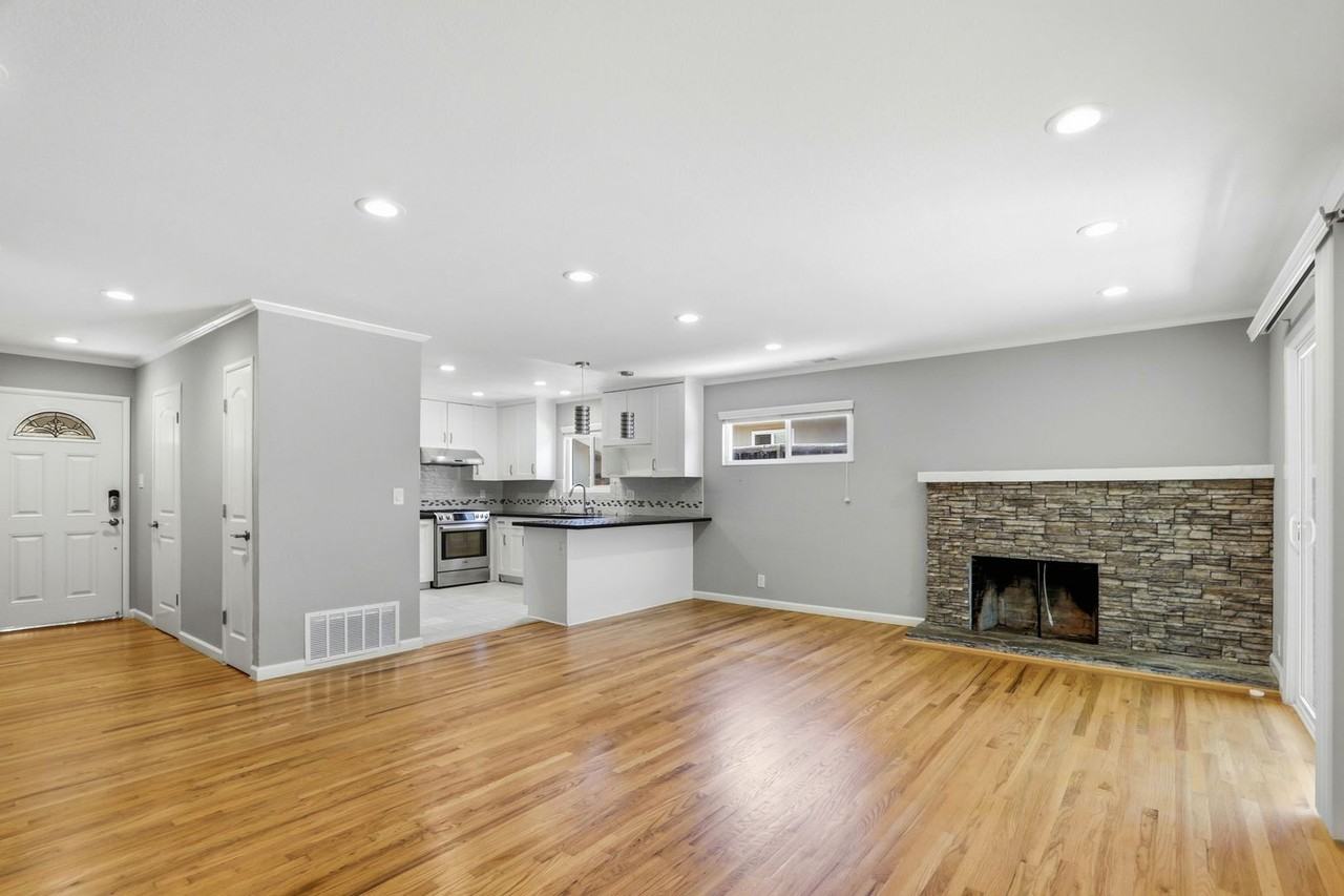 4737 Regina Way - Photo 6 of 16
