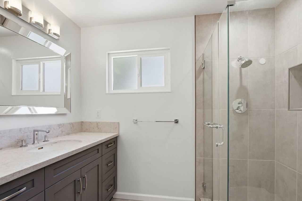 4737 Regina Way - Photo 7 of 16