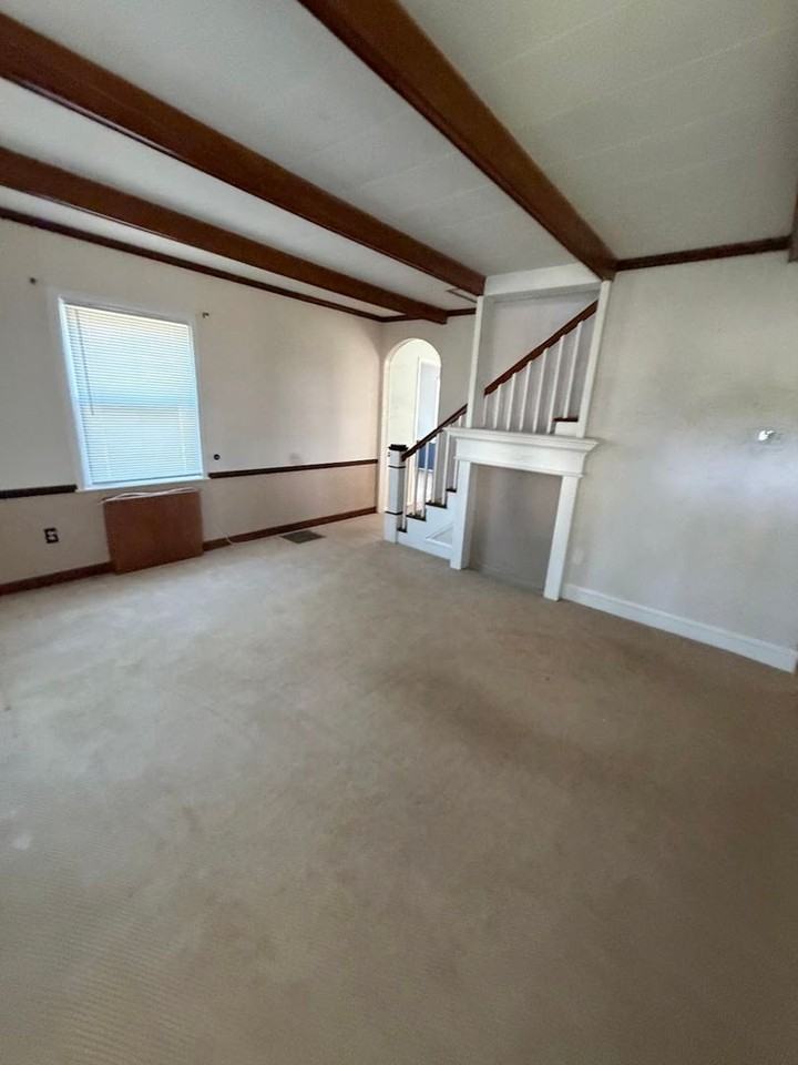 821 Lorane Rd - Photo 2 of 25
