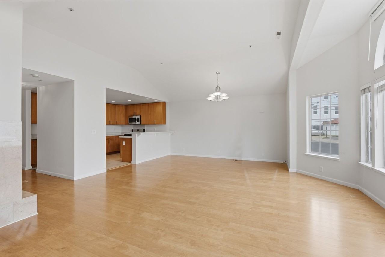 67 Wellington Ave - Photo 3 of 30