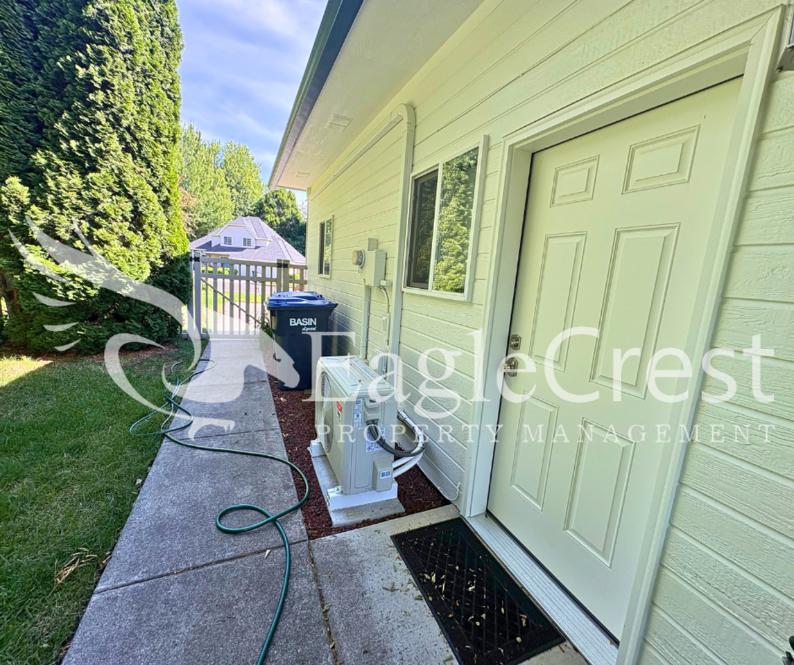 1211 Yellowhawk Way - Photo 4 of 35