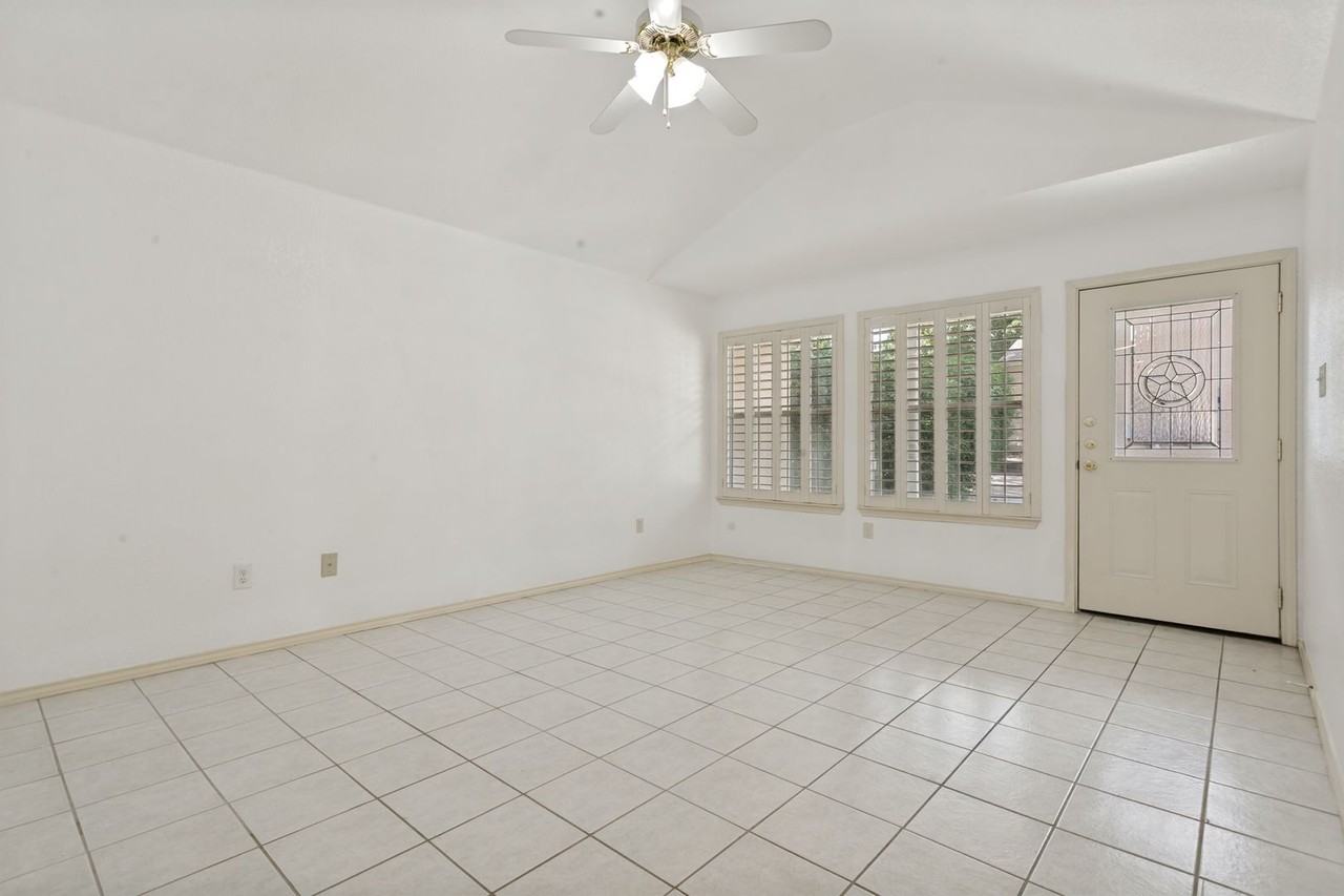 3202 Eisenhauer Rd #801 - Photo 4 of 25