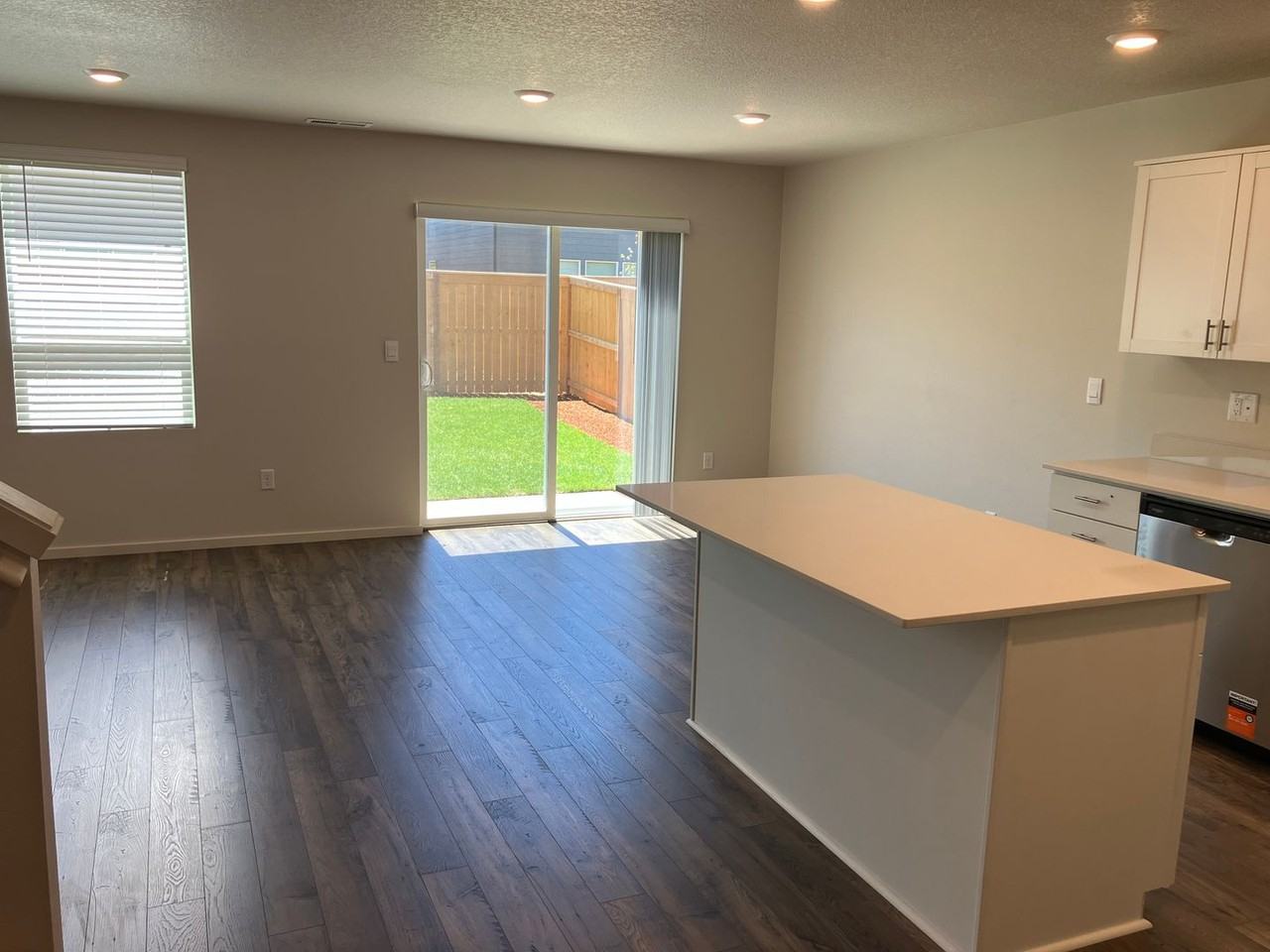 4962 Dilling Ave Ne - Photo 3 of 25