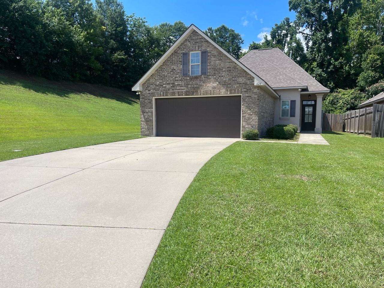 624 Riverscape Dr - Photo 2 of 17