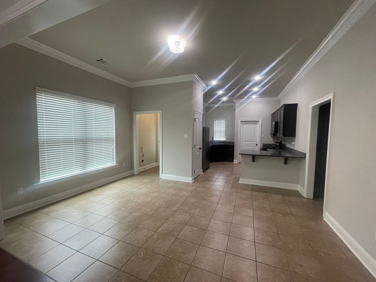 624 Riverscape Dr - Photo 5 of 17