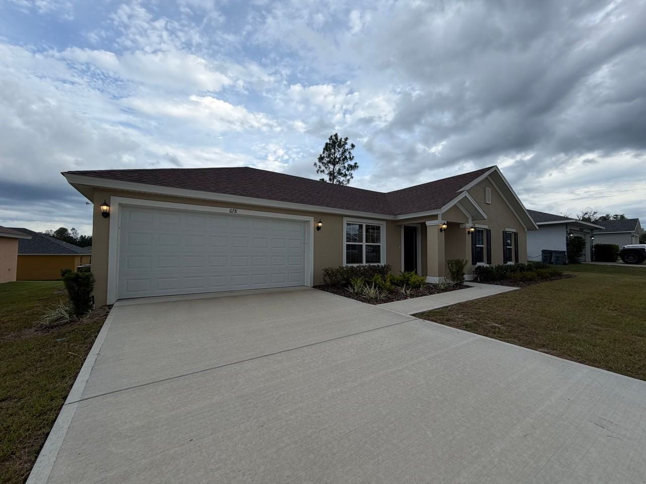678 W Walkertown Dr - Photo 2 of 47