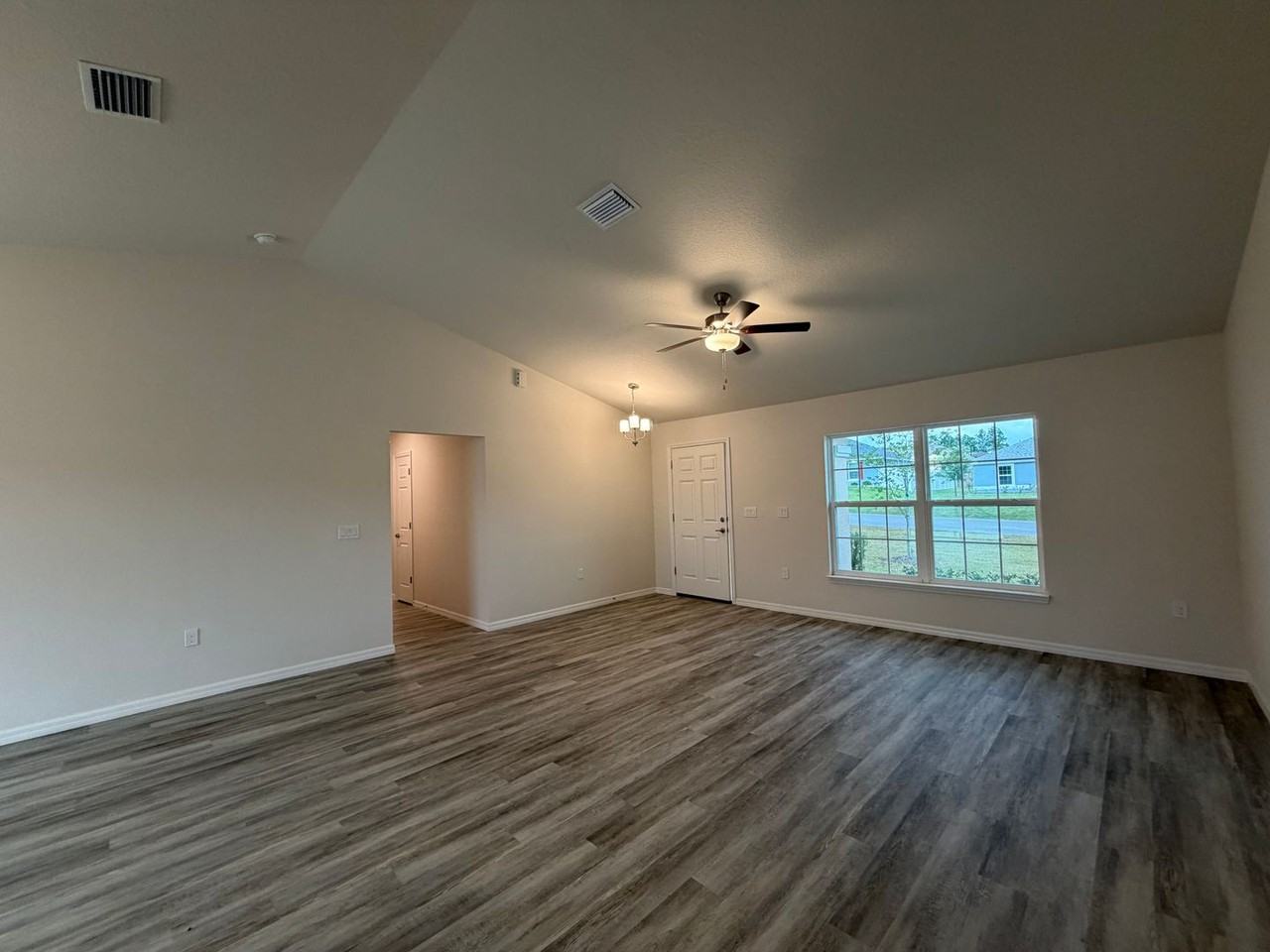 678 W Walkertown Dr - Photo 4 of 47