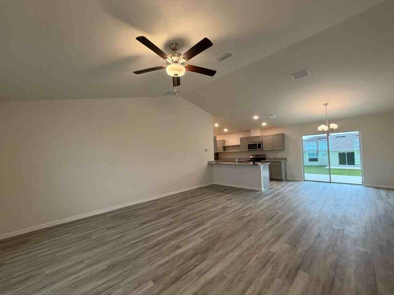 678 W Walkertown Dr - Photo 5 of 47