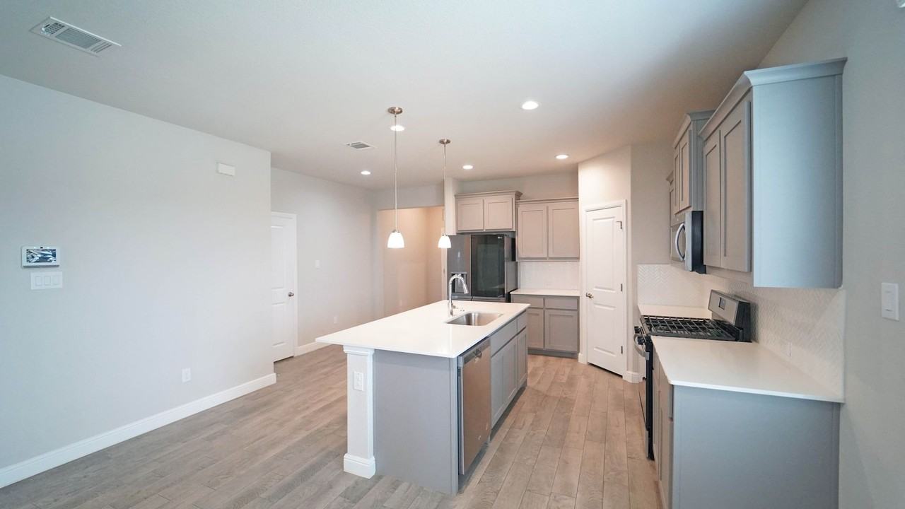 2401 Goodnight Ranch Dr - Photo 4 of 17