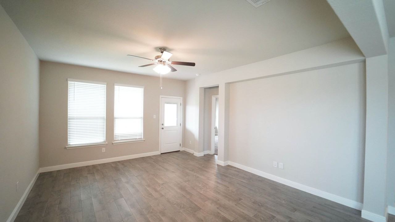 2401 Goodnight Ranch Dr - Photo 5 of 17