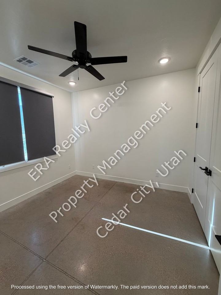 2180 S Bluff Dr - Photo 3 of 21