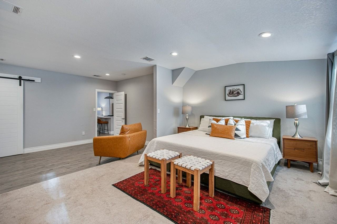 112 Dreiss St - Photo 3 of 22