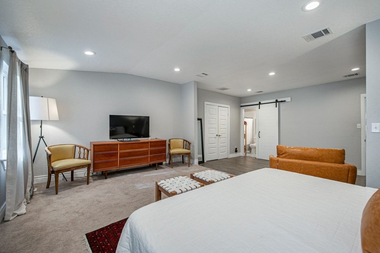 112 Dreiss St - Photo 5 of 22