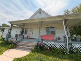1401 1/2 S Sergeant Ave - Photo 1 of 1