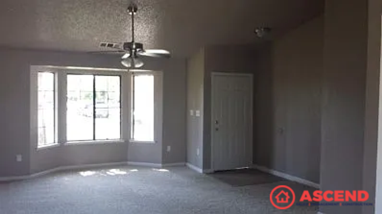 1902 York St - Photo 2 of 4